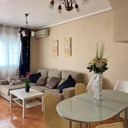 Chalet Con Vista Para Salinas Y Piscina Privada Torrevieja